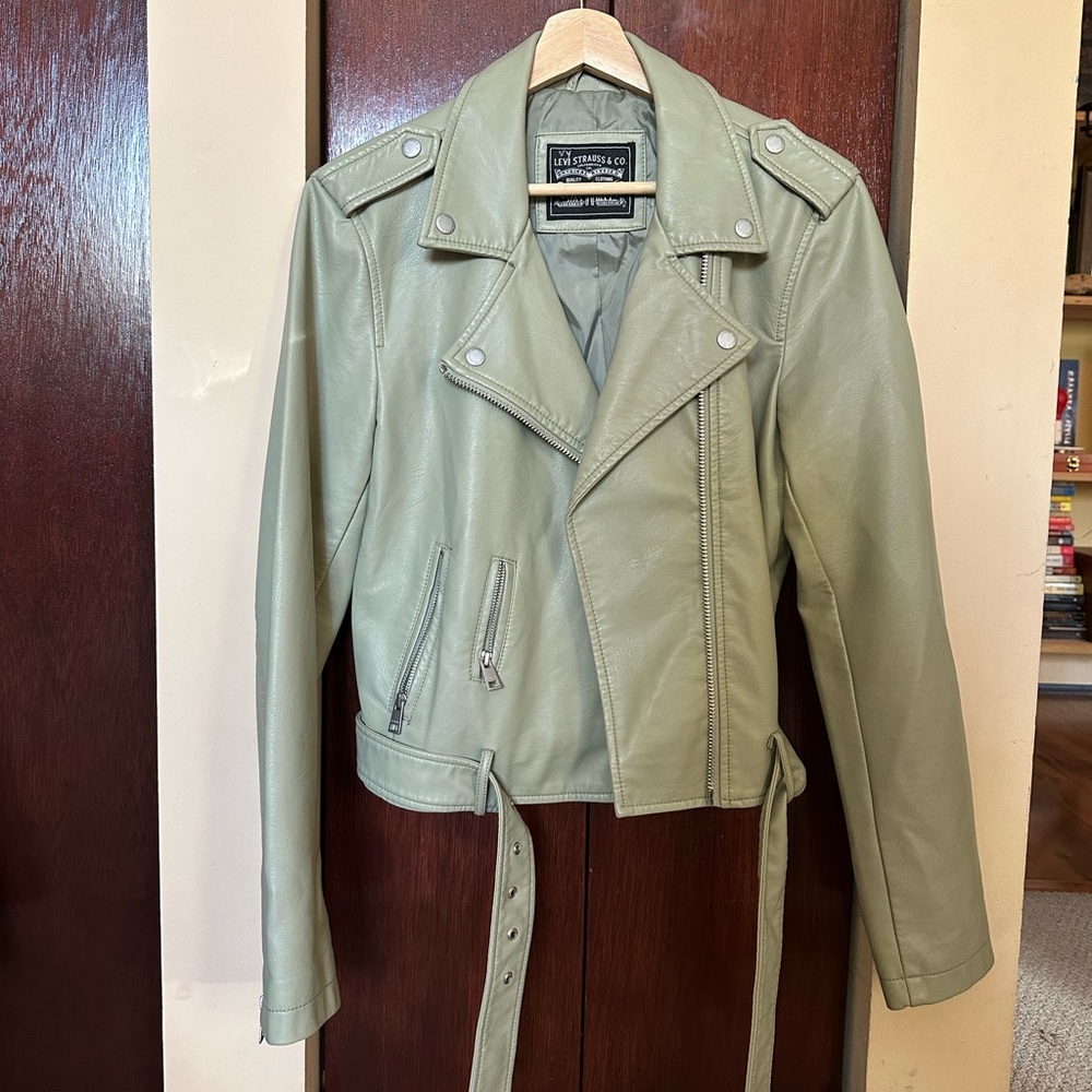 Levis women’s faux leather jacket M